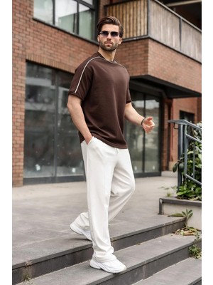 Madmext Acı Kahverengi Şerit Detaylı Modern Kesim Erkek Tişört E7182