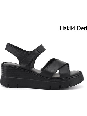 Gönderi(r) Kadın Siyah  Çapraz Bantlı Dolgu Topuklu Hakiki Deri Sandalet