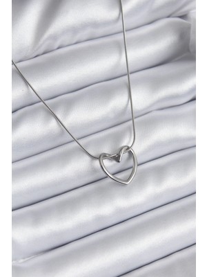 İlanib Ticaret 316L Çelik Gümüş Renk Kalp Model Kadın Kolye