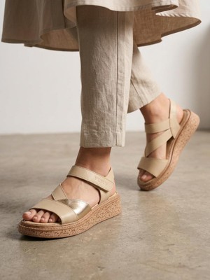 Venüs 26322466Y Kadın Hakiki Deri Cırtlı Comfort Sandalet