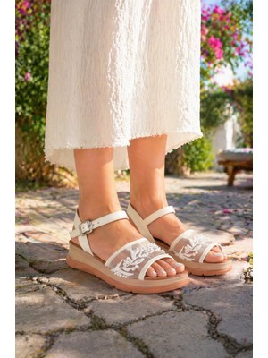 ModaOnn Kadın Siyah Tül Detaylı Dolgu Düz Taban Sandalet