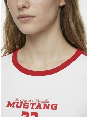 Mustang Beyaz - Kırmızı Kadın Crop Baskılı T-Shirt M6SL-TST1239