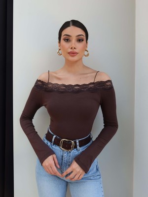 Esra Helvacı Askılı Dantel Detay Bluz