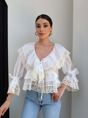 Esra Helvacı Dantel Volanlı Şifon Bluz