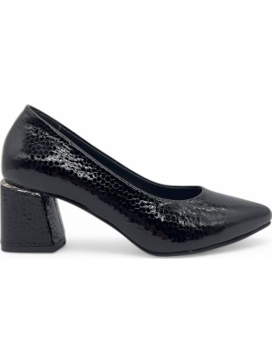 Vieris Siyah Yılan Desenli Hakiki Deri Metal Topuk Detaylı Kadın Ayakkabı (060224)