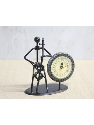 Cm Store Metal Saatli Keman Çalan Müzisyen