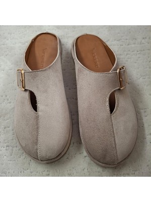 Asimetrik Kesim Ayarlanabilir Toka Detaylı Süet Kadın Terlik