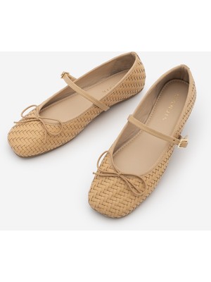 Marjin Kadın Küt Burun Fiyonk Detaylı Bantlı Örgü Desen Mary Jane Günlük Babet Teyra Camel