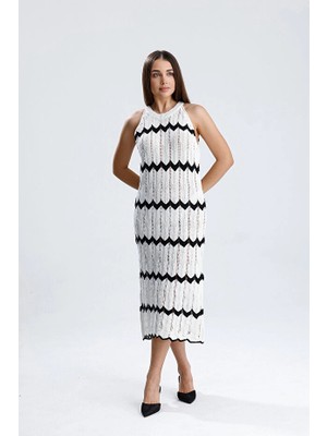 MetuCa Kadın Beyaz Siyah Zigzag Desenli Triko Elbise Halter Yaka Bohem Ajurlu Midi Boy