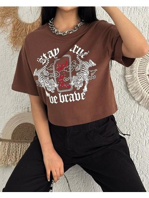Moda Morfo Yuvarlak Yaka Baskılı Crop Tişort -Kahve