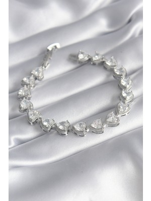 Siv Ticaret Pirinç Gümüş Renk Zirkon Taşlı Kalp Model Vıp Seri Kadın Bileklik - Lisinya