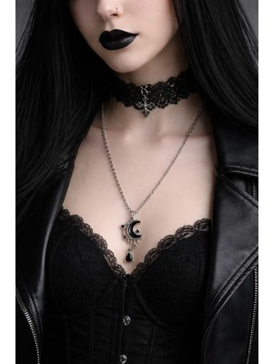 Herşey Nota Gotik Ay Figürlü Siyah Detaylı Gümüş Renk Unisex Kolye