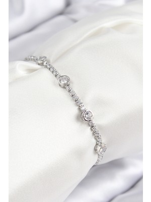 Siv Ticaret Pirinç Zirkon Taşlı Daire Model Gümüş Renk Asansörlü Kadın Bileklik - Lisinya