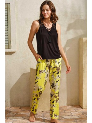 Pileli Store Pilelistore Sıfır Kol V Yaka Viskon Çiçek Desenli Yazlık Uzun Uzun Paçalı Dantel Detaylı Pijama Takımı