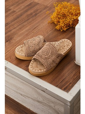 Motif Detaylı Hasır Terlik Vizon