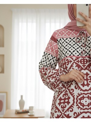 Moda Morfo Geometrik Desenli Bağcıklı Kolu Lastikli Elbise -G.Kurusu