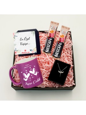 As Gift Anneler Gününe Özel Kişiye Özel Simli Mor Kupa & Gümüş Kaplama Melek Kolye & Nescafe Kahve Hediye Seti
