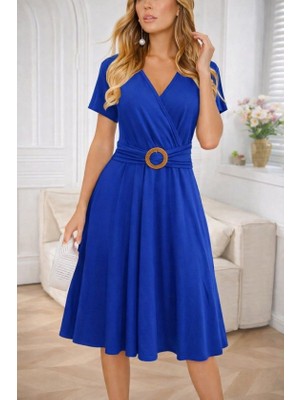 Periliçekeçe Kadın Kısa Kollu Kruvaze Yakalı Önden Toka Detaylı Kısa Viskon Elbise