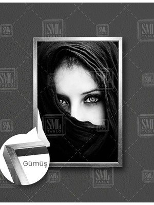 SML Tablo Siyah Eşarplı Gözü Sürmeli Kız Güzellik Dekor Dikey Çerçeveli Kanvas Tablo