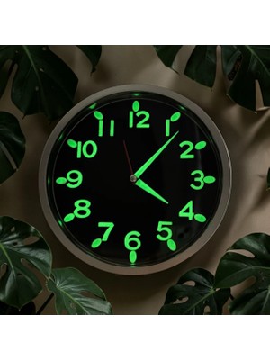 Bahat Fosforlu Kabartma Rakam Küçük Çocuk Odası Siyah Duvar Saati Çap 22 cm