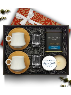 As Gift Kişiye Özel Beyaz Metal Mum & Bambu Tabaklı Beyaz Fincan & Selamlique Kahve & Kahve Yanı Cam Su Bardağı Hediye Seti