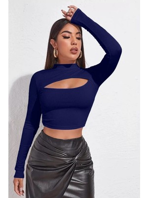 Modenya Kadın Lacivert Göğüs Dekolteli Uzun Kollu Cut Out Crop Top Bluz
