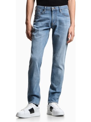 Emporio Armani Erkek Normal Bel Slim Fit Dar Paça Mavi Jeans EM000121 AF22800-MB003