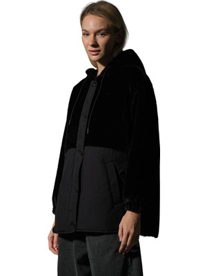 Maule Panelli, Premium Peluş Fermuar ve Çıtçıtlı Kapüşonlu Kadın Mont  @sofya