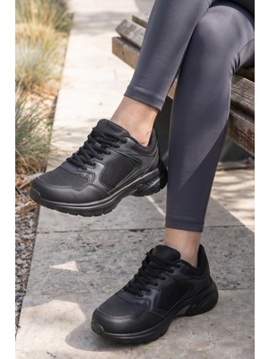 In Step Comfort-Ride: Modern Siyah Detaylı Kadın Günlük Spor Ayakkabı