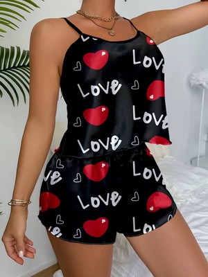 Pileli Store Aşk Temalı Kalp Desenli Siyah Saten Şortlu Gecelik Takım
