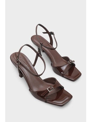 Capone Outfitters Dale Orta Topuklu Bilekten Bantlı Tokalı Kadın Sandalet