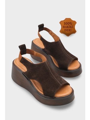 Capone Outfitters Brena Hakiki Süet Çapraz Bantlı Dolgu Topuk Kadın Sandalet