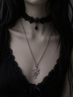 Herşey Nota Pembe Yıldız Figürlü Gotik Kolye Metal Zincir Unisex Aksesuar