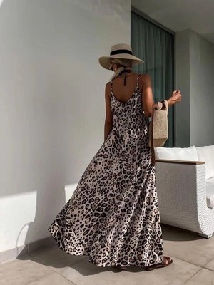 Gökyüzü Moda Kadın Askılı Yuvarlak Yakalı Geniş Kesim Leopar Desenli Uzun Süprem Elbise