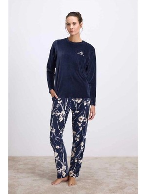 Amora Secret  Uzun Kollu Kadife T-Shirt ve Çiçek Desenli Pantolon Pijama Takımı Kadın Iç Giyim Şık Tasarım