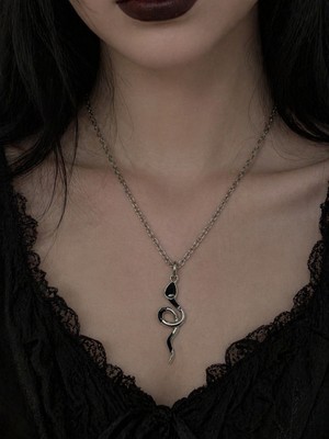 Herşey Nota Gotik Yılan Figürlü Gümüş Renk Zincir Kolye Unisex Aksesuar