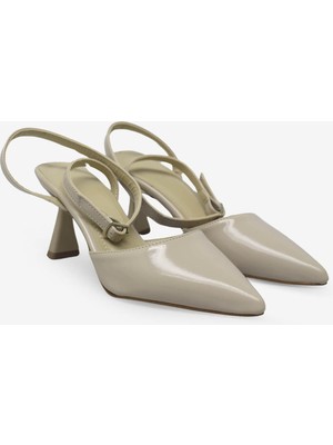 Kanuga Kadın Bilekten Bağlamalı Topuklu Ayakkabı Bej Rugan LİVA2025-04