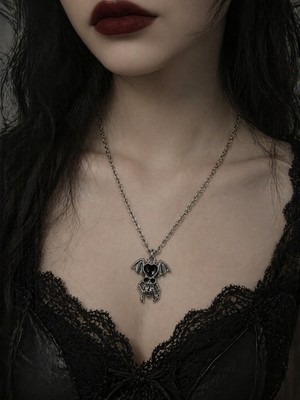 Herşey Nota Gotik Kalp Kuru Kafa Kanatlı Kolye Gümüş Renk Zincir Unisex