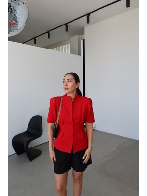 Özge Özgenç Kapak Düğmeli Kısa Kol Ceket