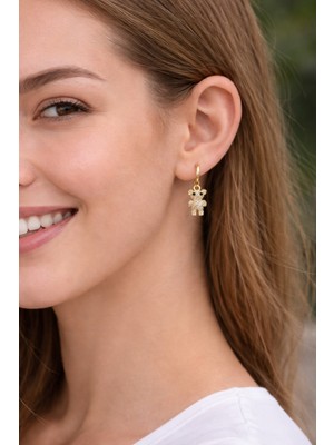 Sacce Scarves & Accessories Ayıcık Charm Halka Küpe – Minimal Işıltılı Zirkon Taşlı Gold (1 Çift)
