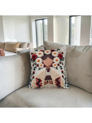 Özdağ Home Concept Etnik Desenli Çiçek Taçlı Kadın Figürlü Kırlent Kılıfı 2’li Set – Bohem & Sanatsal Dekor (45X45 Cm)
