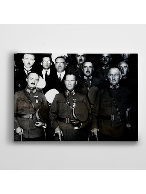 Özgürce Atatürk Temalı Dürbün ve Kanvas Tablo Seti, Şık ve Modern Dekorasyon