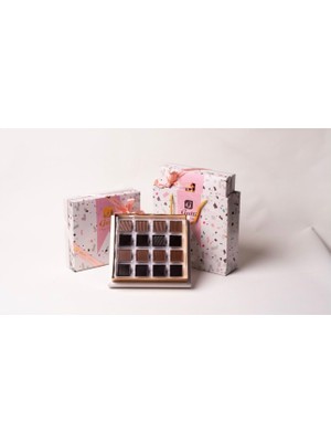 New-Moods GUTTİ Pembe Madlen Çikolata 160GR