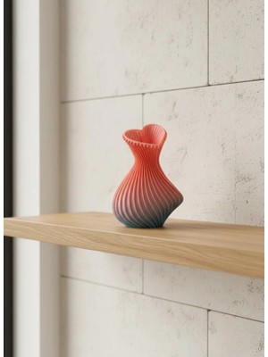 TKÇ Kalp Tasarımlı Modern Dekor Vazo 15 cm Şık ve Estetik Görünüm