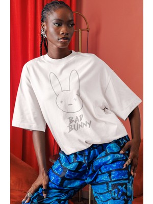 Sevbano Bad Bunny Rapper Şarkıcı Ön Baskılı Unisex Oversize Tişört