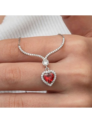 Elwes Gümüş Kırmızı Zirkon Taşlı Kalp Kadın Kolye