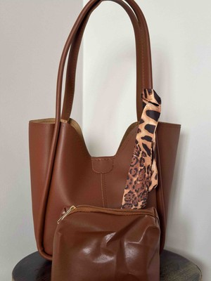 Nira Şık ve Kullanışlı Makyaj Çantalı Omuz Çantası