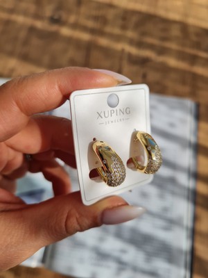 Xuping Jewelry Zirkon Taşlı Oval Altın Kaplama Çelik Küpe – Suya Dayanıklı, Şık Tasarım