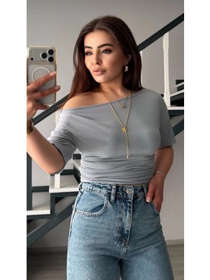 Elisin Buz Mavi Kayık Yaka Düşük Omuz Bluz