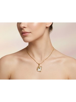 Dushico Parıltılı Kelebek Detay Zincir Çelik Kolye